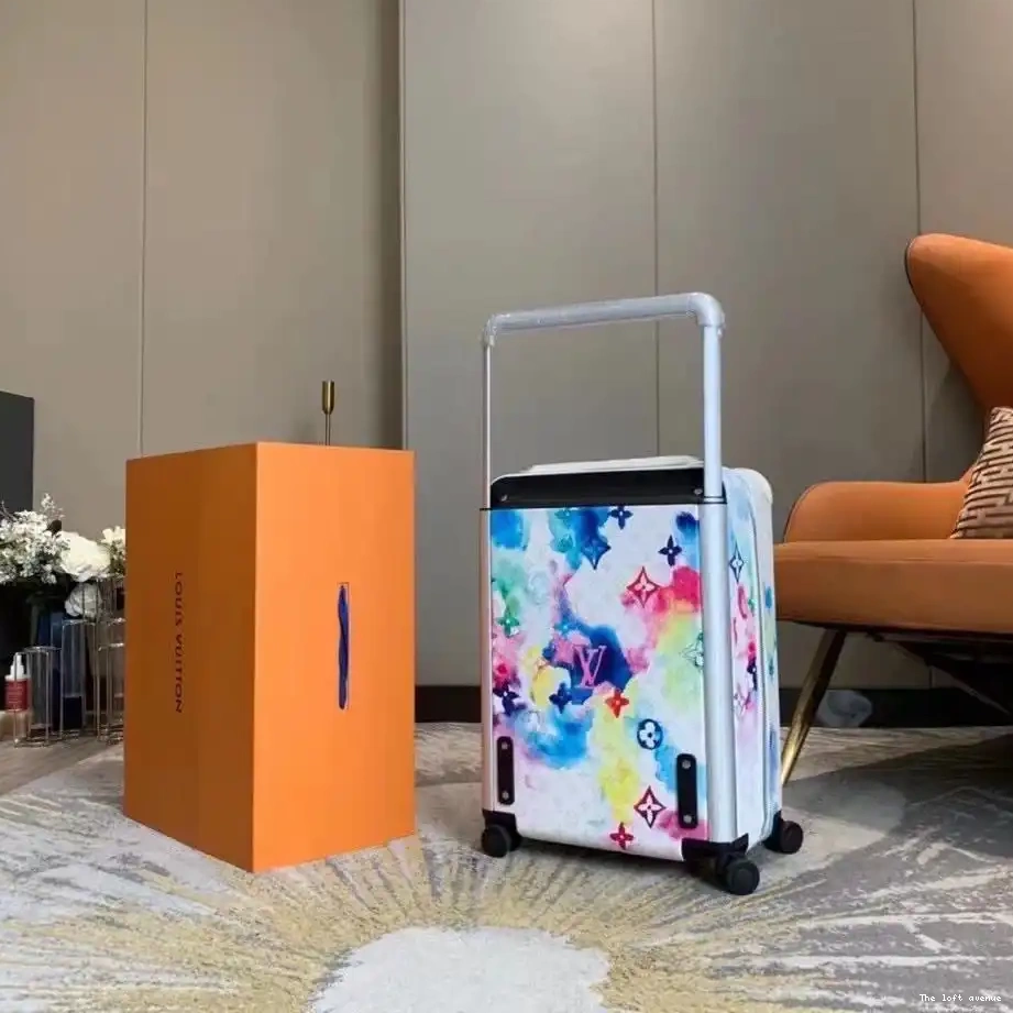 55 37L PATCHES CUSTOM HORIZON SUITCASE TRAVEL CABIN 0513
